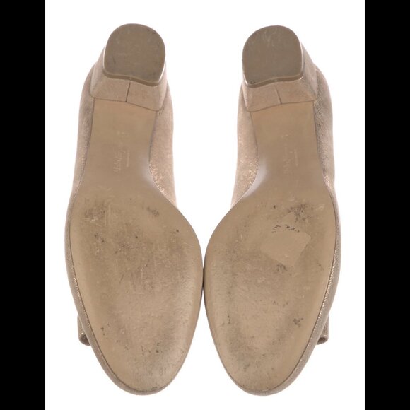 Ferragamo Rose Gold Vara Bow Pumps - Picture 5 of 5